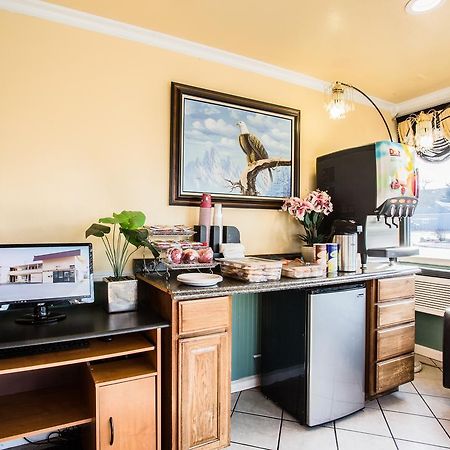 Budget Inn Of America Medford Esterno foto