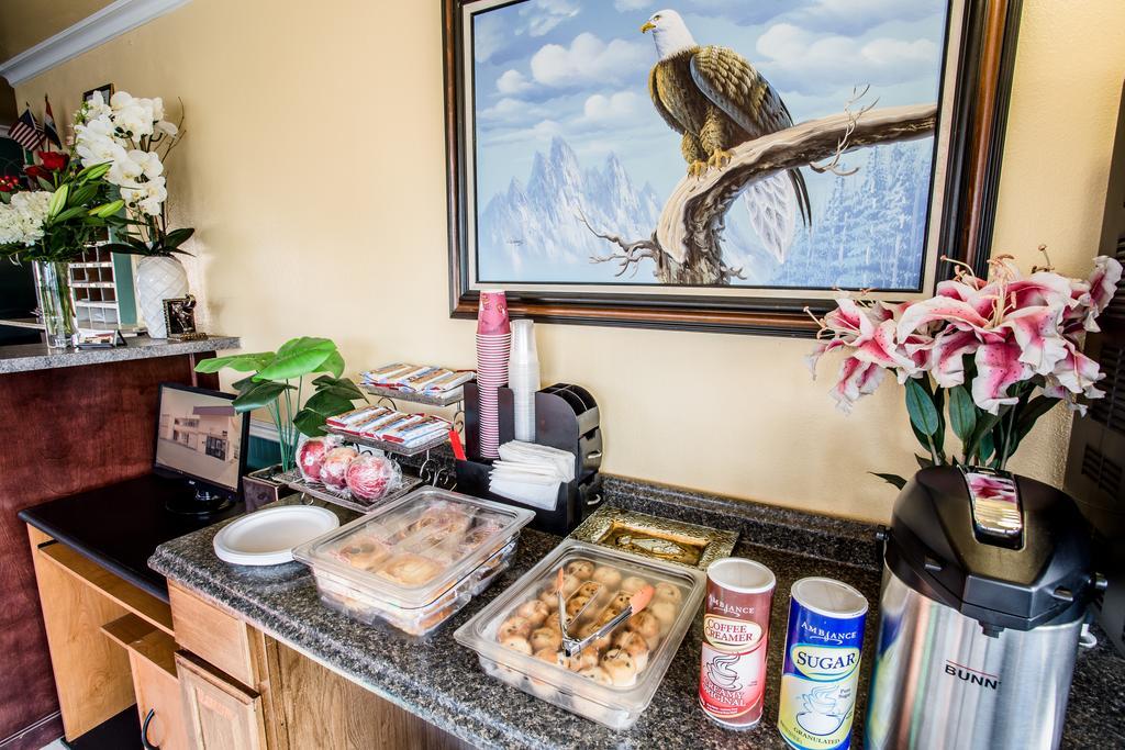 Budget Inn Of America Medford Esterno foto