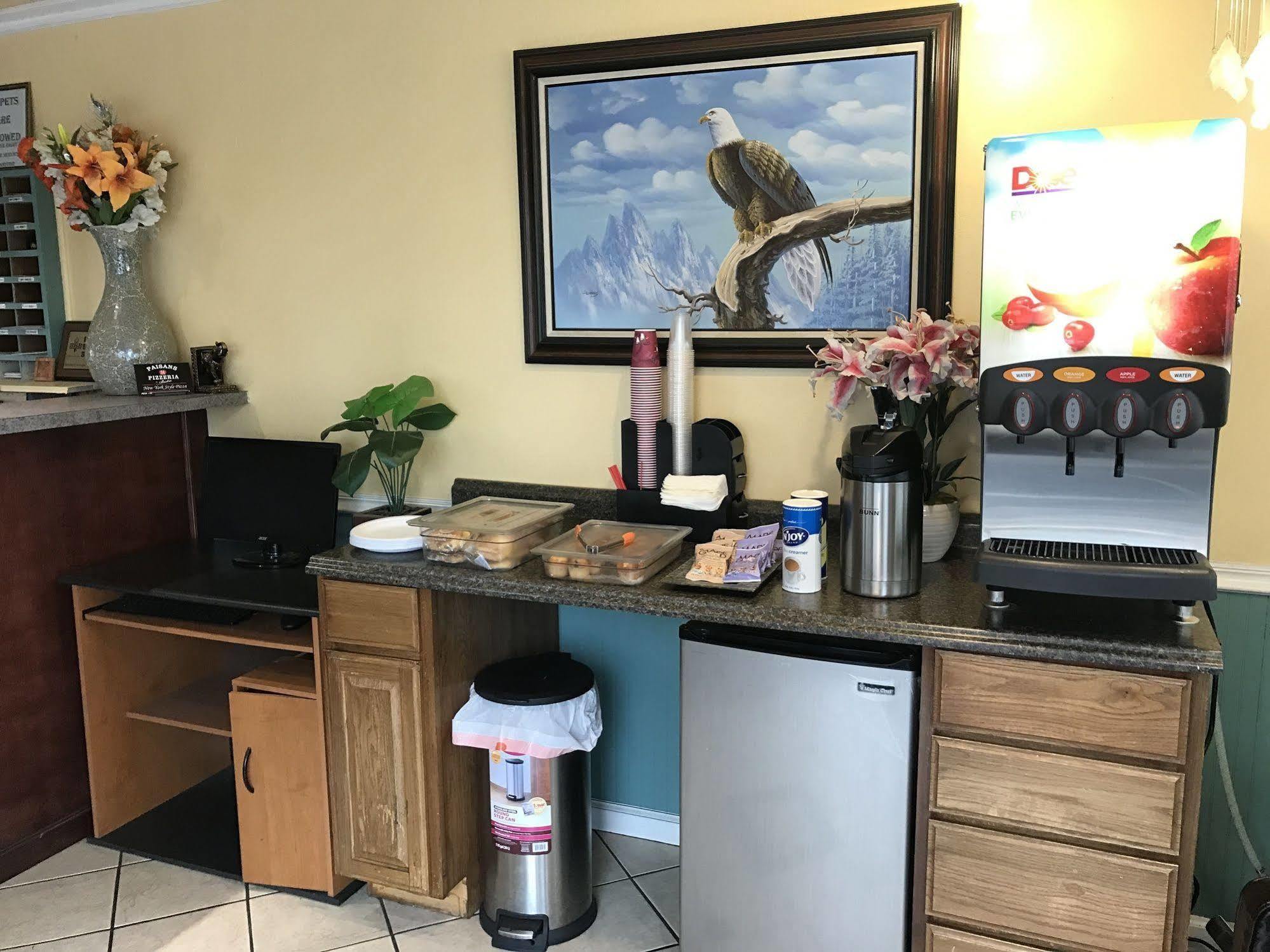 Budget Inn Of America Medford Esterno foto